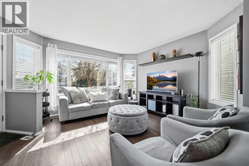 28 Martin Crossing Rise Ne, Calgary, Alberta  T3J 3N8 - Photo 2 - A2301034