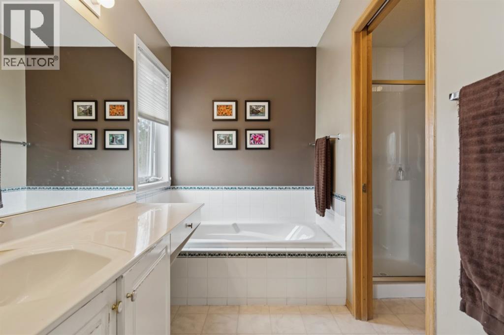 235 Sierra Morena Close Sw, Calgary, Alberta  T3H 3G3 - Photo 18 - A2302035