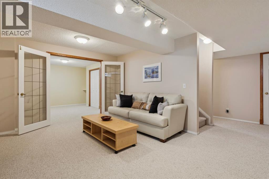 235 Sierra Morena Close Sw, Calgary, Alberta  T3H 3G3 - Photo 23 - A2302035