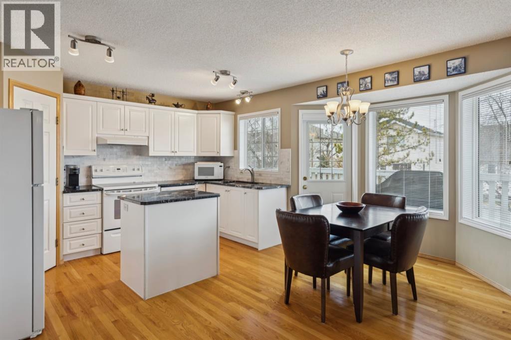 235 Sierra Morena Close Sw, Calgary, Alberta  T3H 3G3 - Photo 6 - A2302035
