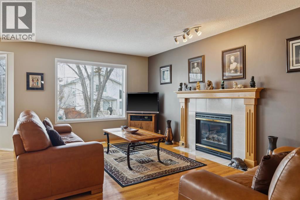 235 Sierra Morena Close Sw, Calgary, Alberta  T3H 3G3 - Photo 3 - A2302035