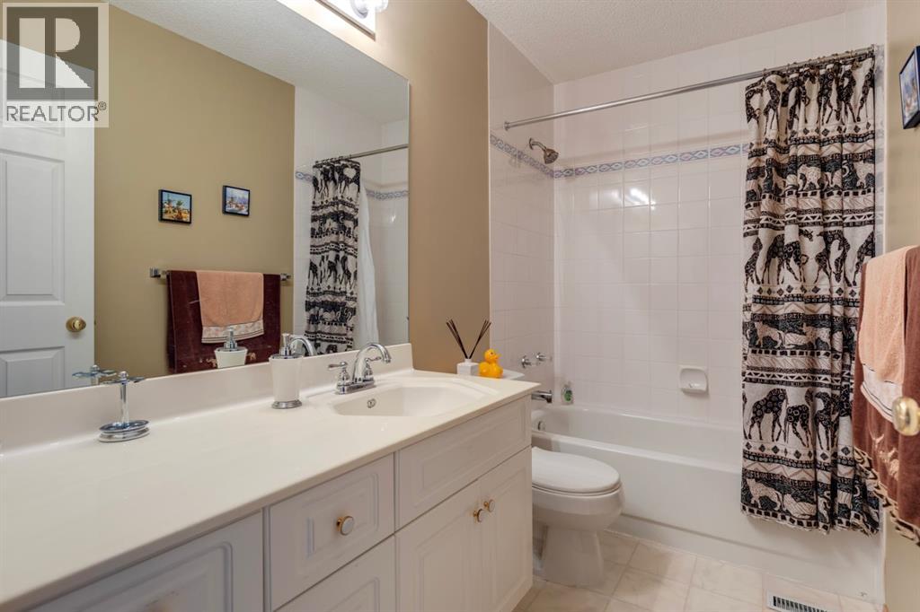 235 Sierra Morena Close Sw, Calgary, Alberta  T3H 3G3 - Photo 22 - A2302035