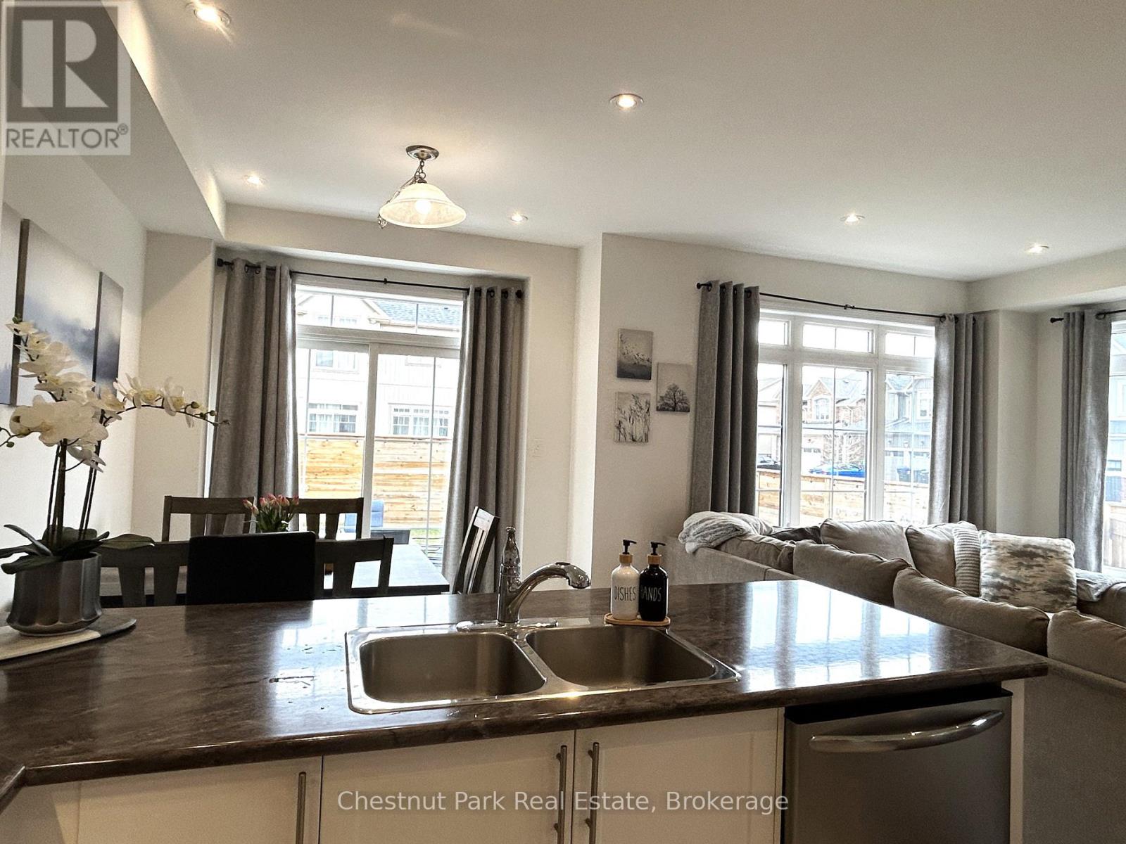 90 Tracey Lane, Collingwood, Ontario  L9Y 3Y7 - Photo 11 - S13008150