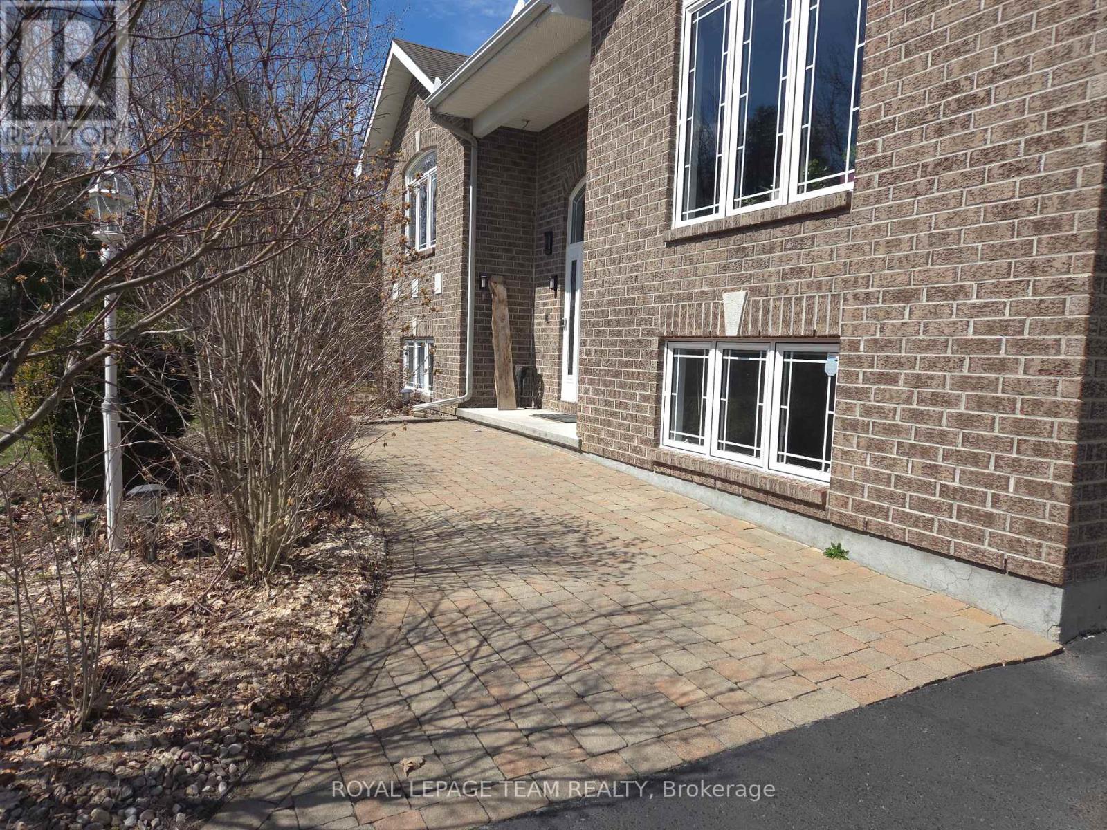 6637 Stanmore Street, Ottawa, Ontario  K4P 1G7 - Photo 2 - X13016272