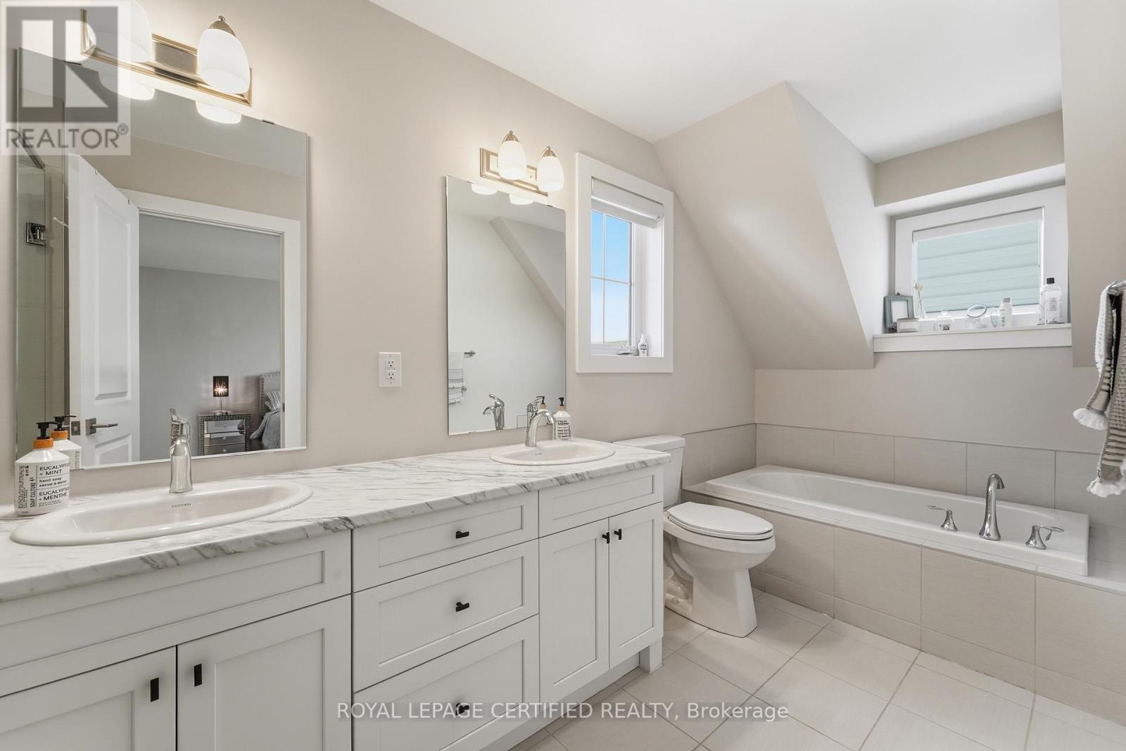 146 Sycamore Street, Blue Mountains, Ontario  L9Y 4E4 - Photo 12 - X13016064