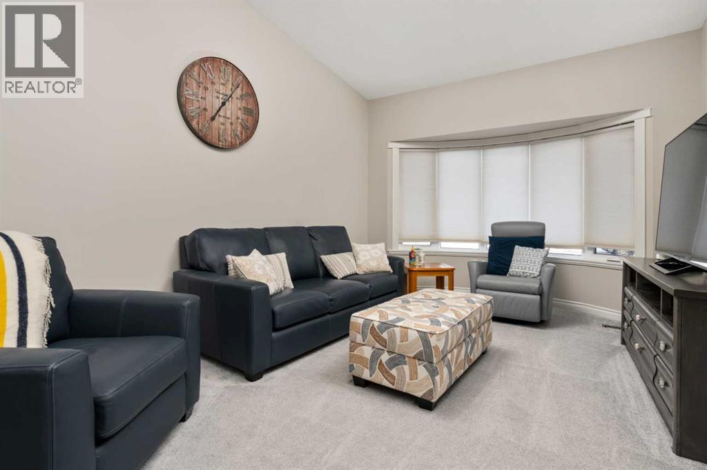 6313 Erickson Drive, Camrose, Alberta  T4V 3K1 - Photo 5 - A2303153