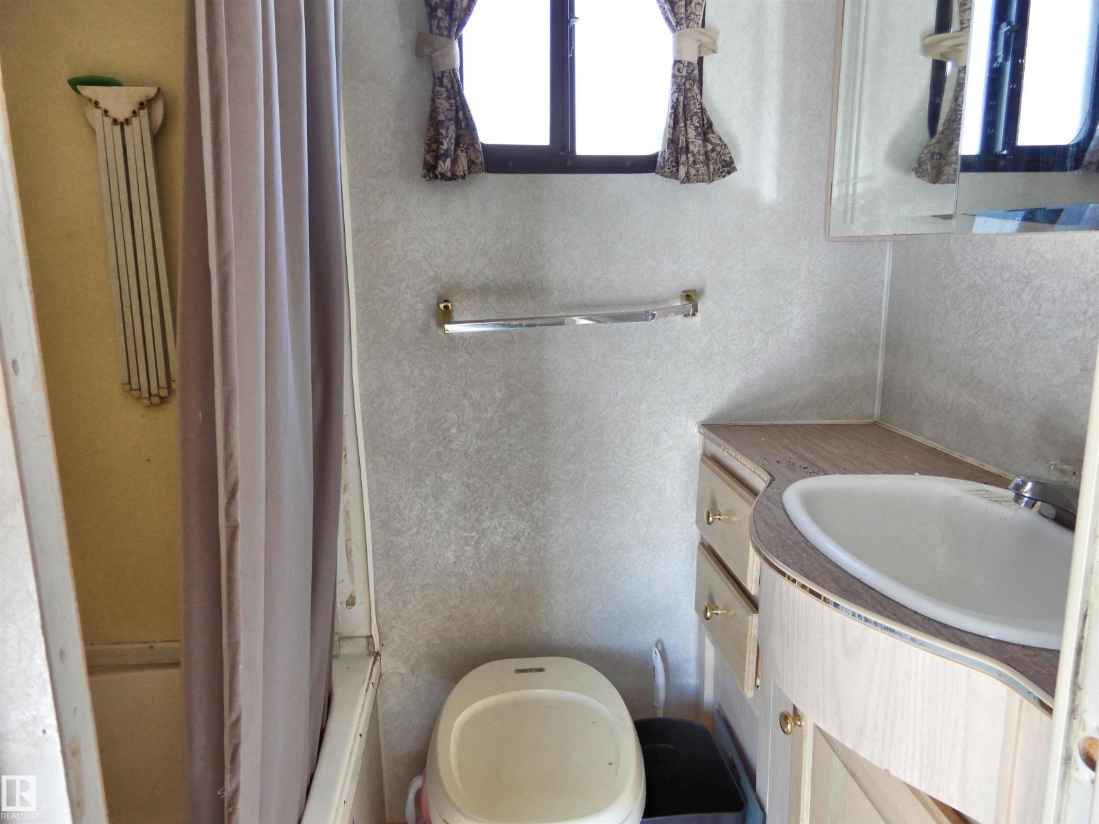 56523 Rge Road 12, Rural Sturgeon County, Alberta  T8R 0L3 - Photo 20 - E4483053