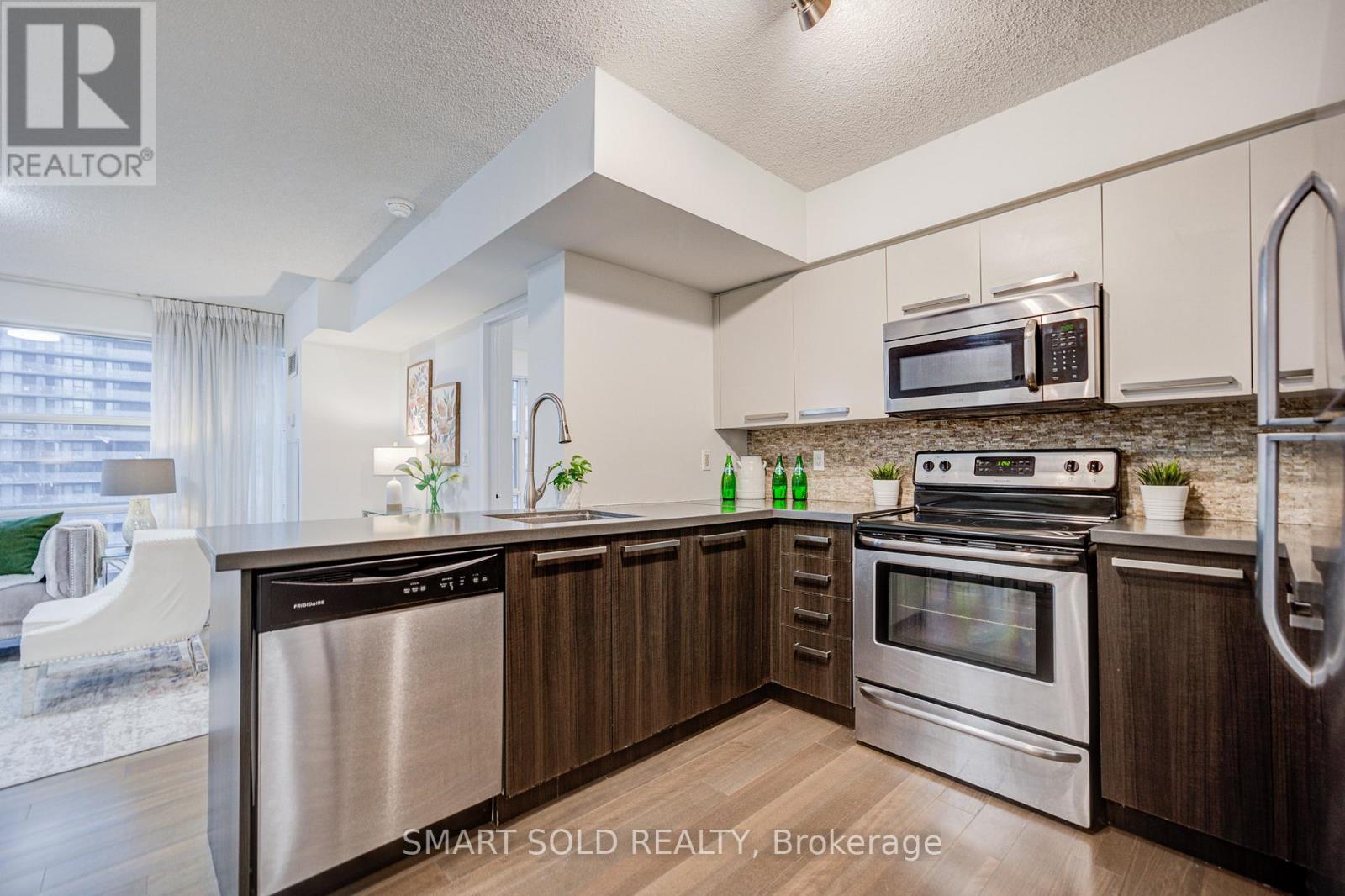 1612 - 11 St Joseph Street, Toronto, Ontario  M4Y 3G4 - Photo 3 - C13016220