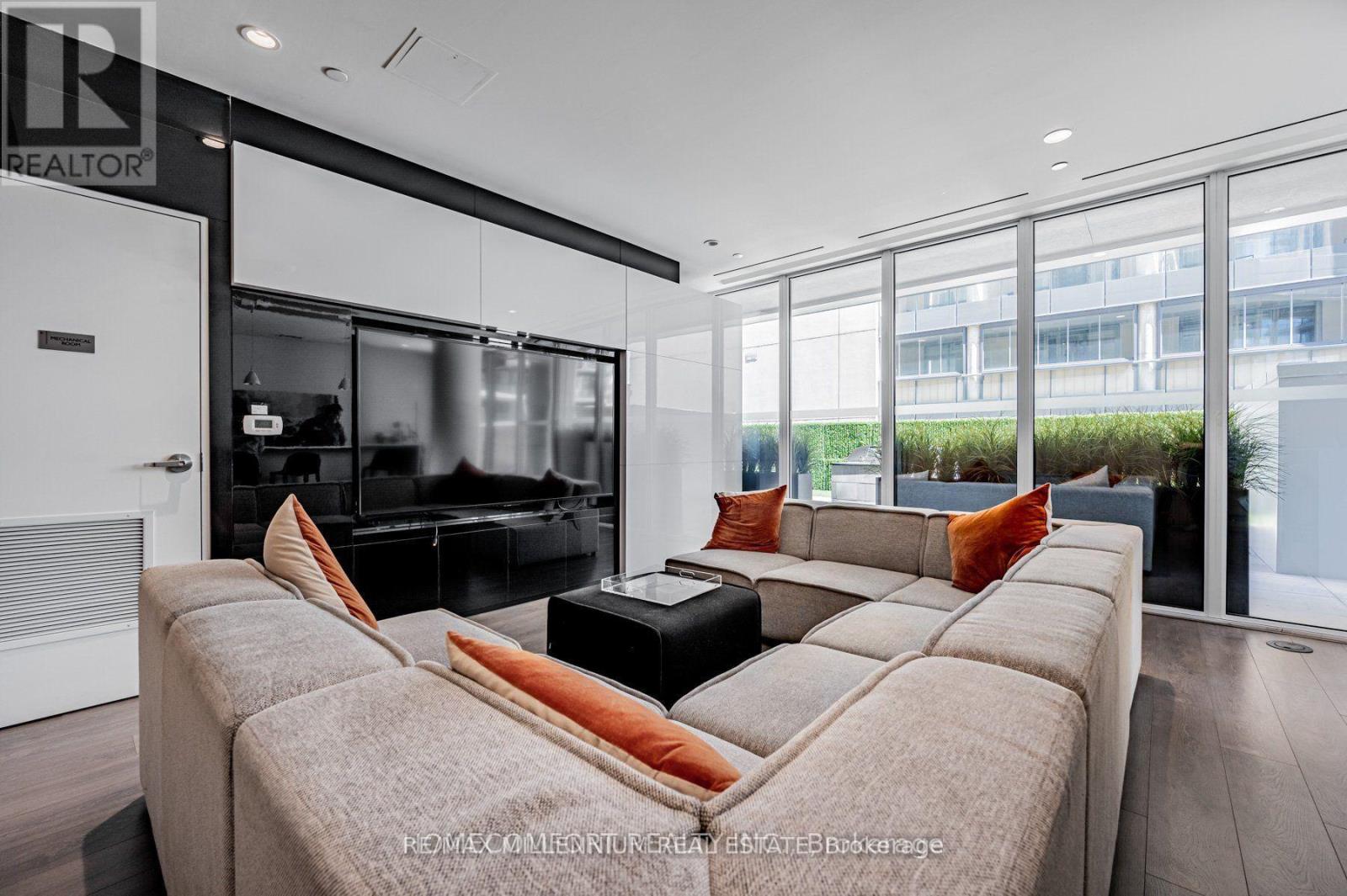 505 - 68 Shuter Street, Toronto, Ontario  M5B 1B4 - Photo 2 - C13016242