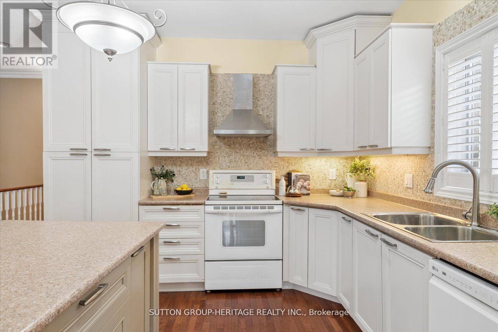 1886 Pine Grove Avenue, Pickering, Ontario  L1V 7C6 - Photo 15 - E13016288