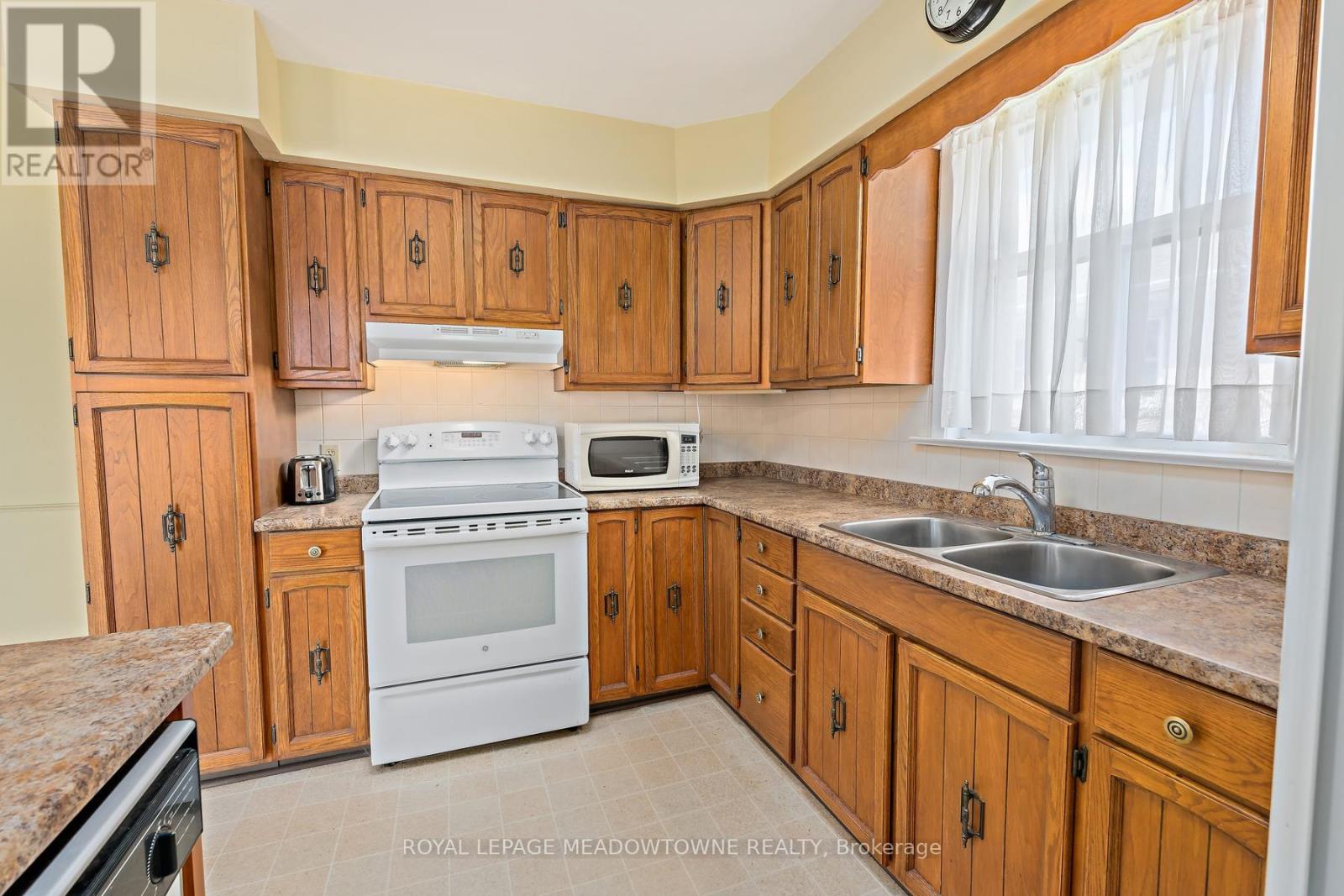 456 Delrex Boulevard, Halton Hills, Ontario  L7G 4J2 - Photo 9 - W13016222