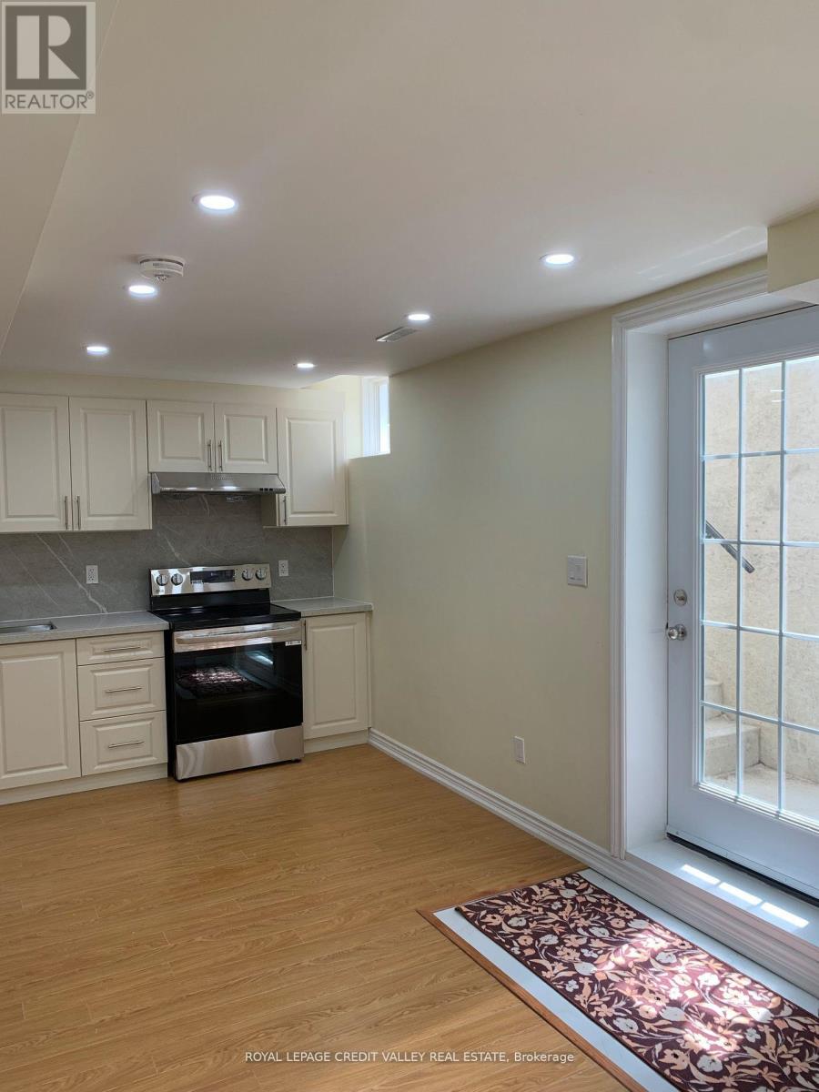 17 Patience Drive, Brampton, Ontario  L7A 2S6 - Photo 5 - W13016254