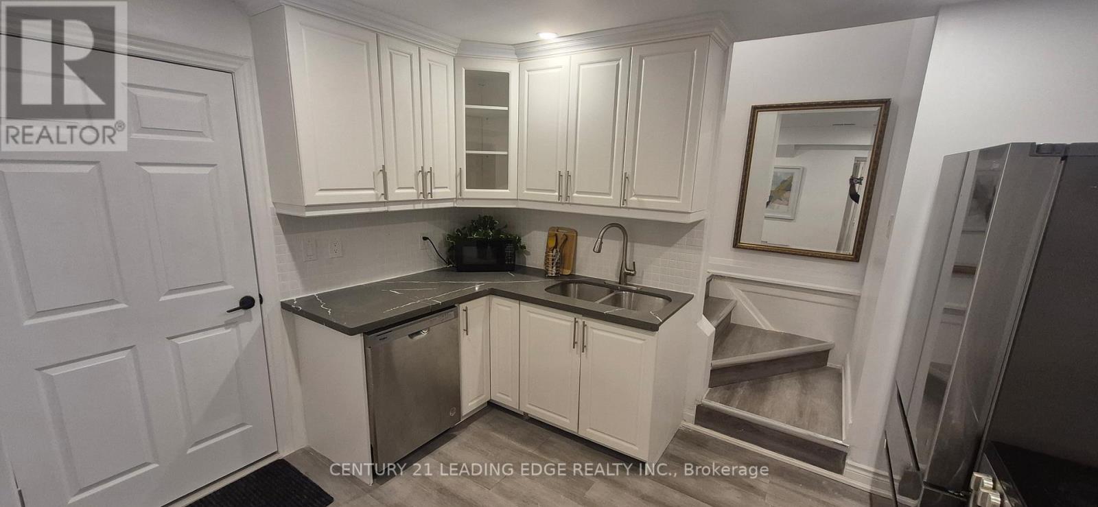 Main - 28 Amity Road W, Mississauga, Ontario  L5M 1P2 - Photo 3 - W13016278