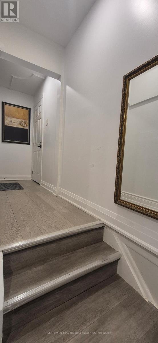 Main - 28 Amity Road W, Mississauga, Ontario  L5M 1P2 - Photo 4 - W13016278