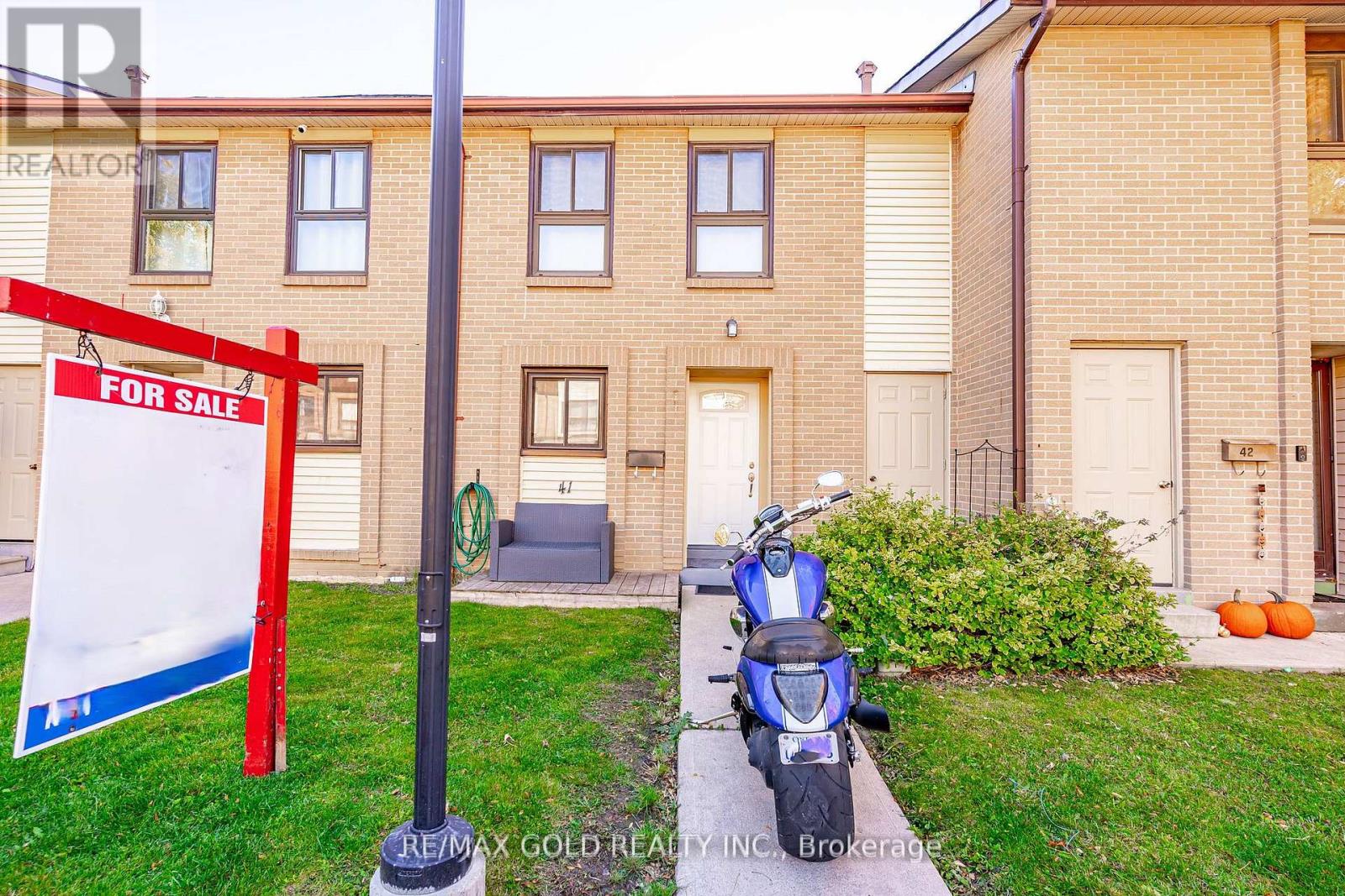 41 - 46 Dearbourne Boulevard, Brampton, Ontario  L6T 1J7 - Photo 2 - W13016294