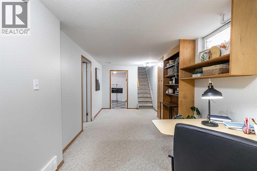 890 Hargrave Way NW, Medicine Hat, Alberta  T1A 6Y9 - Photo 32 - A2296299