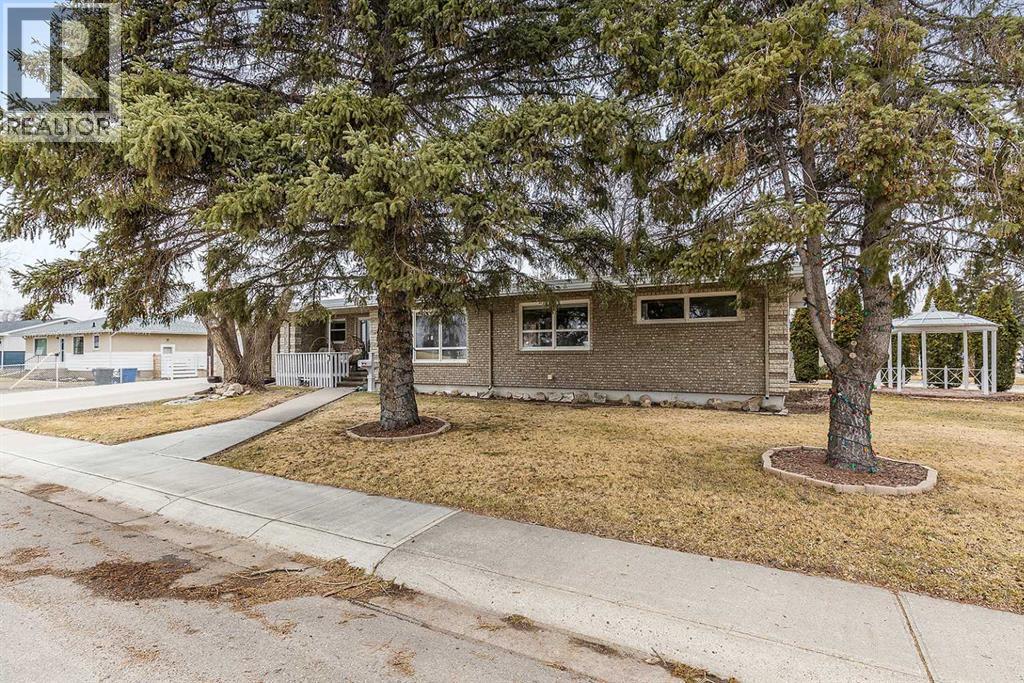 890 Hargrave Way NW, Medicine Hat, Alberta  T1A 6Y9 - Photo 45 - A2296299
