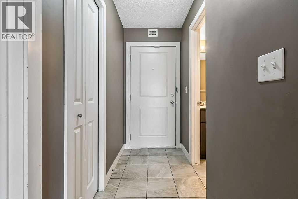 9410, 403 Mackenzie Way SW, Airdrie, Alberta  T4B 3V7 - Photo 6 - A2300726