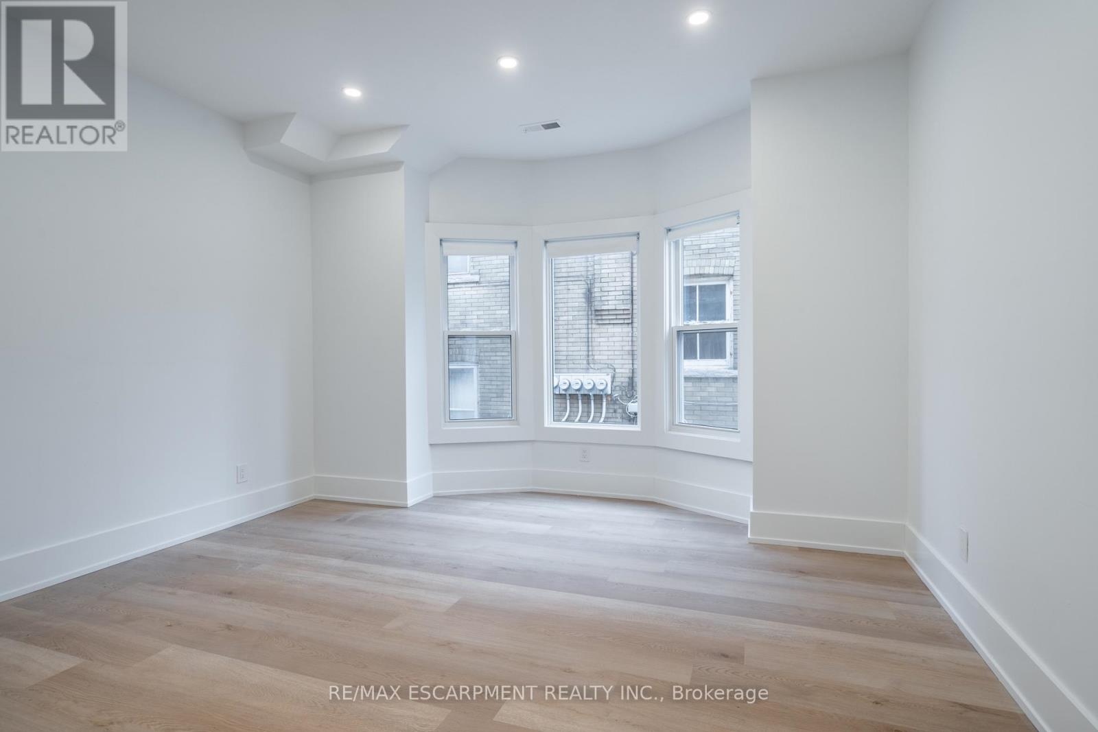 204 Balsam Avenue, Hamilton, Ontario  L8M 3B8 - Photo 10 - X13016216