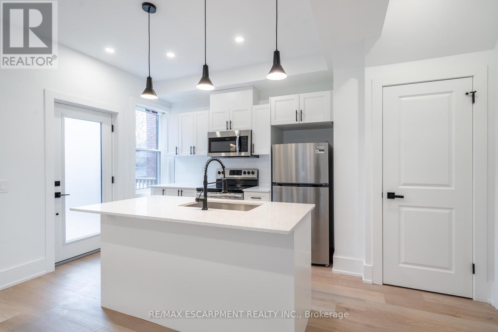 204 Balsam Avenue, Hamilton, Ontario  L8M 3B8 - Photo 12 - X13016216