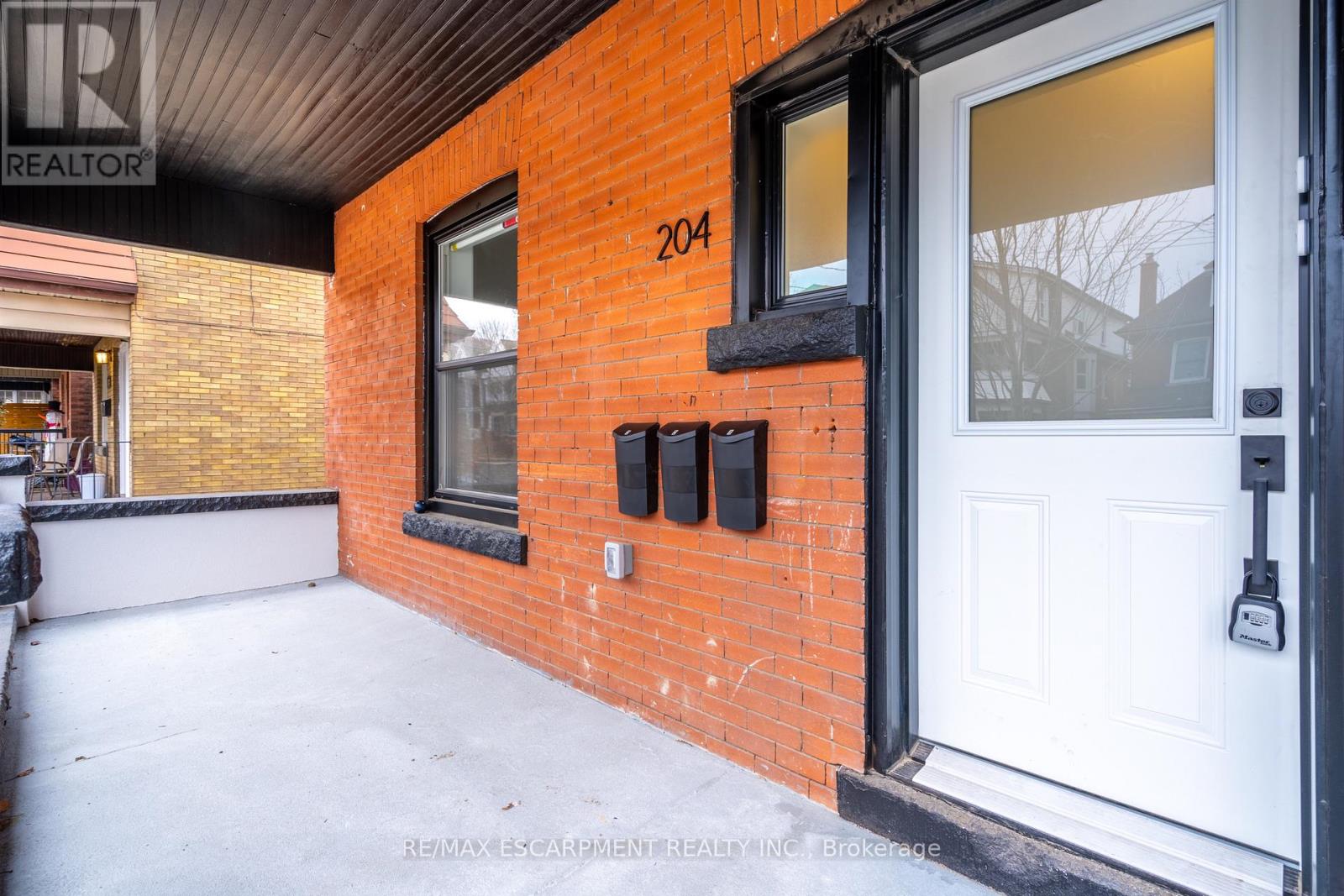 204 Balsam Avenue, Hamilton, Ontario  L8M 3B8 - Photo 5 - X13016216