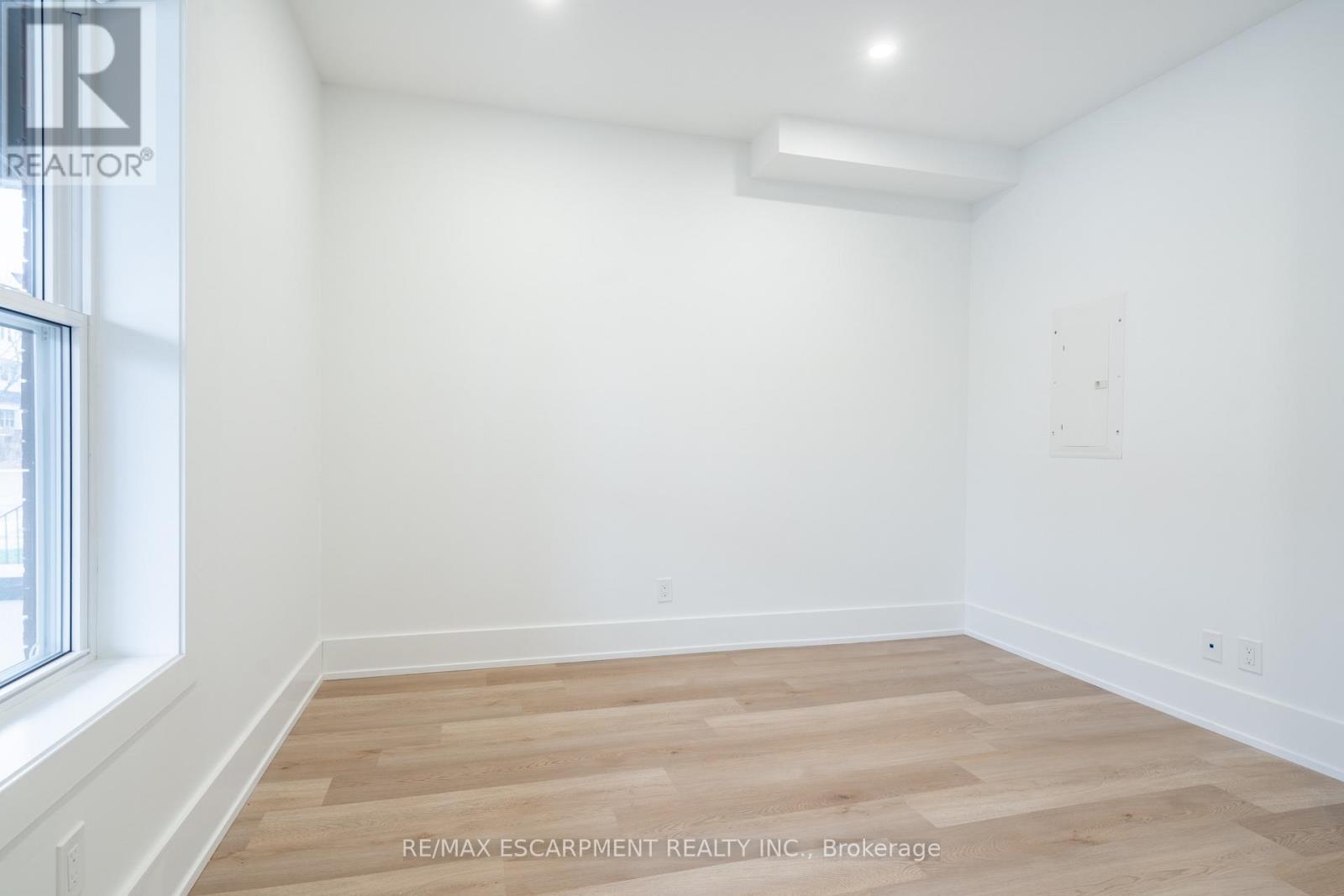 204 Balsam Avenue, Hamilton, Ontario  L8M 3B8 - Photo 7 - X13016216