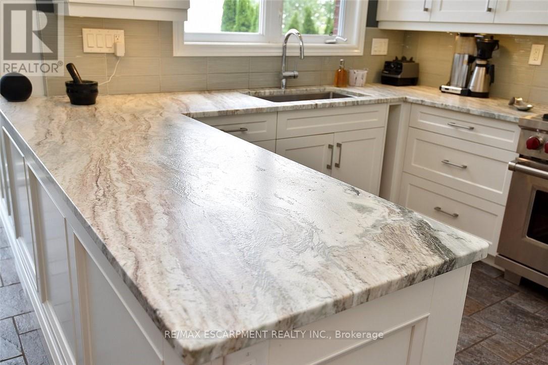 5 - 97 Sunvale Place, Hamilton, Ontario  L8E 4Z7 - Photo 6 - X13016248