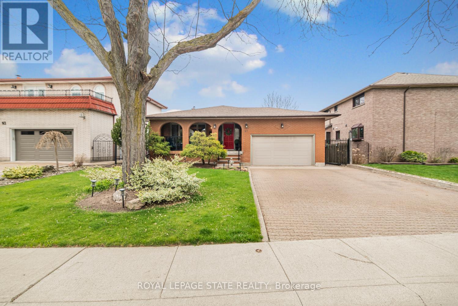 97 Albion Falls Boulevard, Hamilton, Ontario  L8W 1R4 - Photo 3 - X13016282