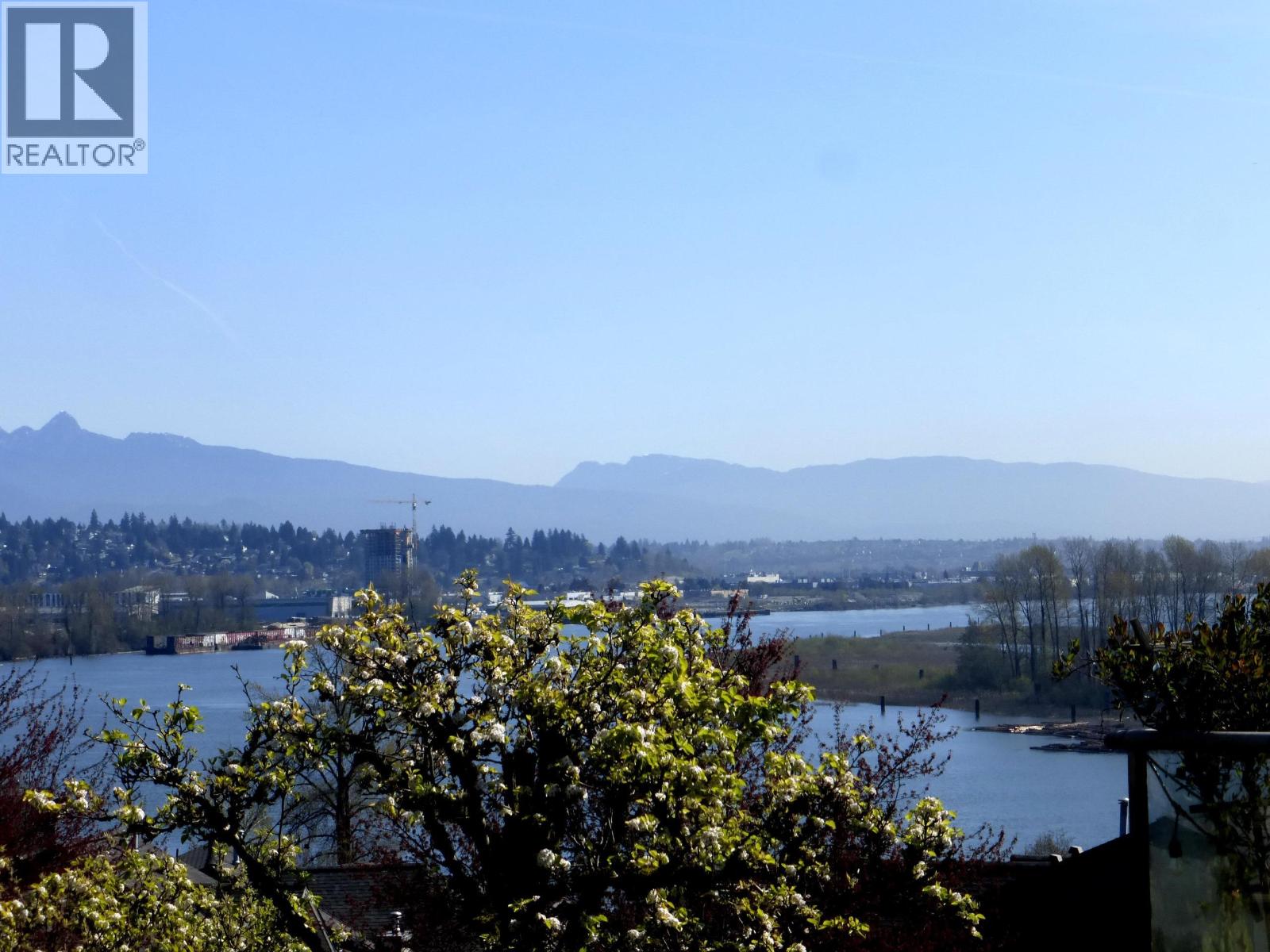 307 70 Richmond Street, New Westminster, British Columbia  V3L 5S8 - Photo 1 - R3112800