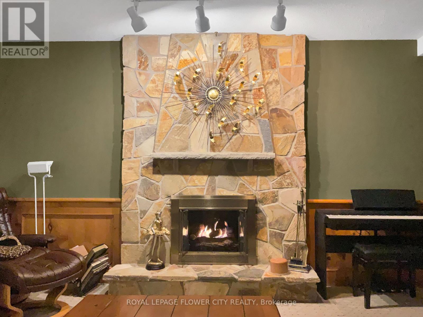 1340 Whitewater Lane, Mississauga, Ontario  L5V 1L8 - Photo 13 - W12826792