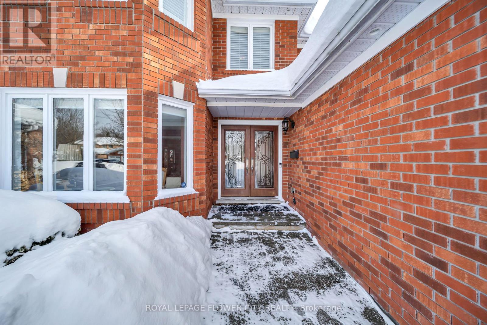 1340 Whitewater Lane, Mississauga, Ontario  L5V 1L8 - Photo 4 - W12826792