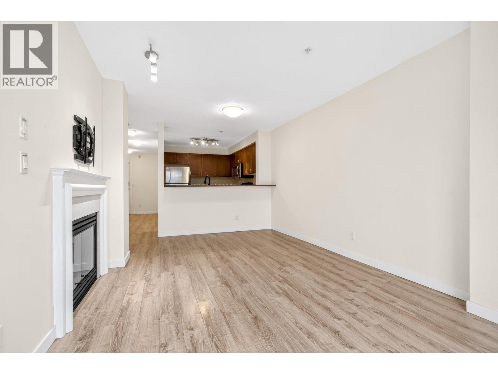 216 5800 Andrews Road, Richmond, British Columbia  V7E 6M2 - Photo 2 - R3113073