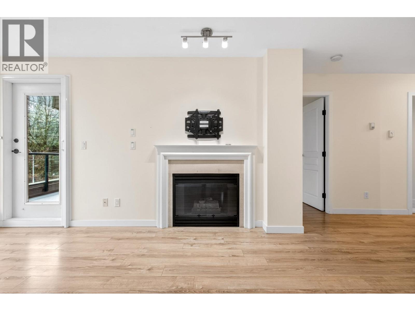 216 5800 Andrews Road, Richmond, British Columbia  V7E 6M2 - Photo 3 - R3113073