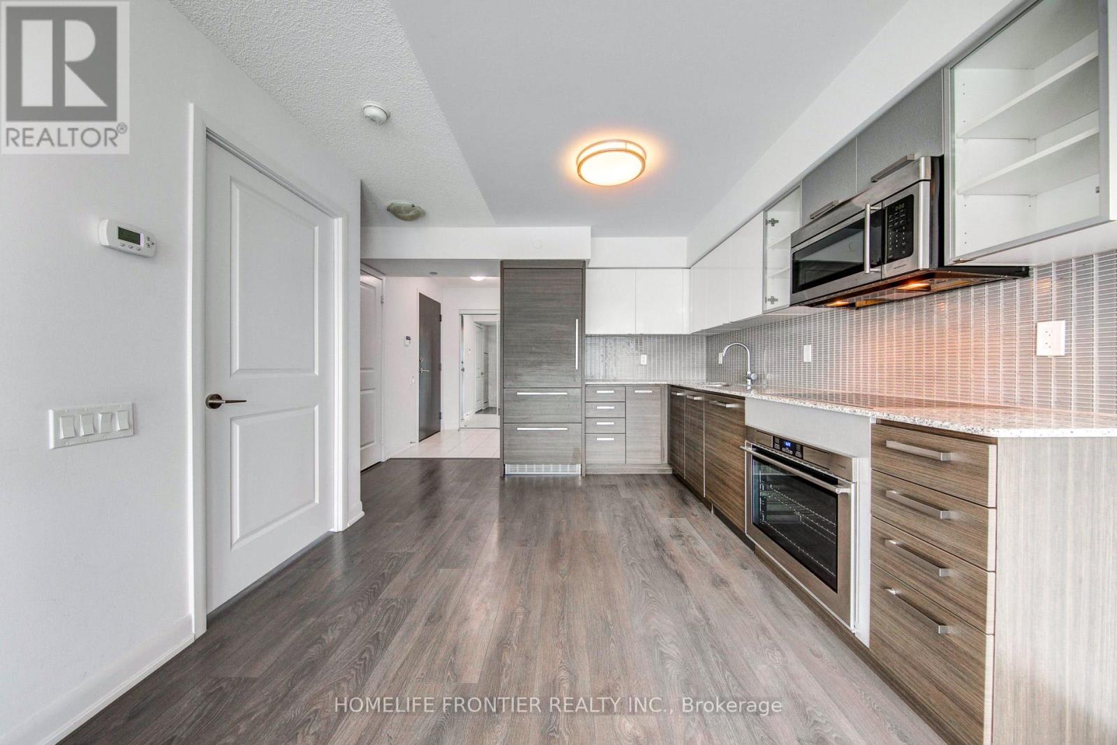 808 - 5168 Yonge Street, Toronto, Ontario  M2N 5P6 - Photo 2 - C13016312