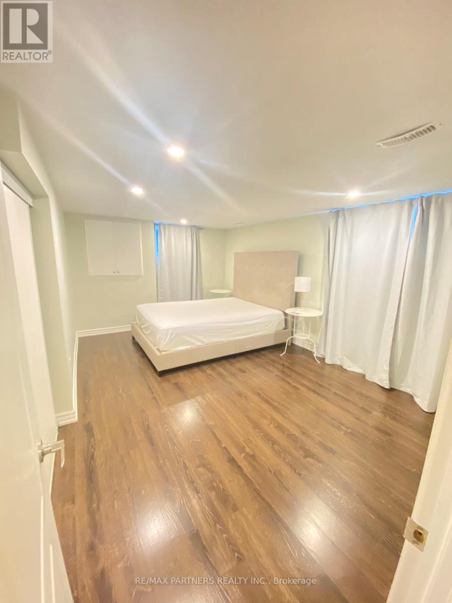 87 Bishop Avenue, Toronto, Ontario  M2M 1Z5 - Photo 14 - C13016328