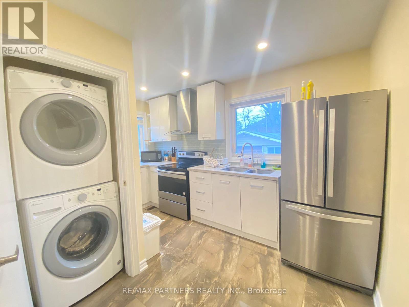 87 Bishop Avenue, Toronto, Ontario  M2M 1Z5 - Photo 3 - C13016328