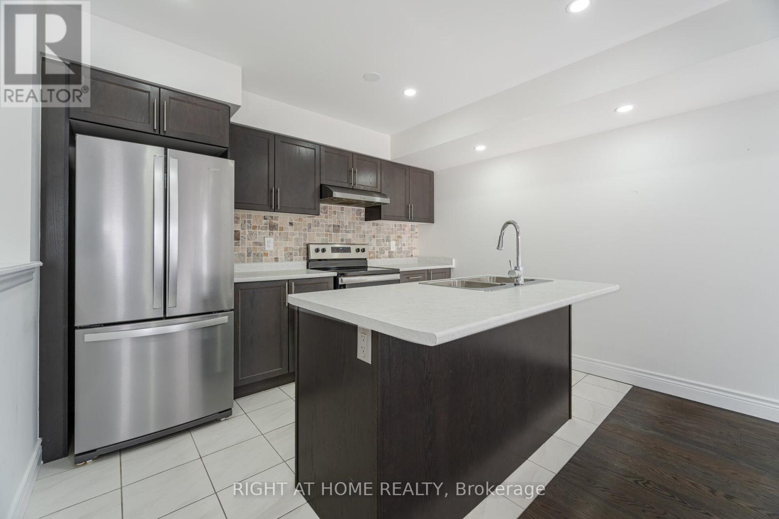 48 Porcelain Way, Whitby, Ontario  L1R 0R6 - Photo 10 - E13016306