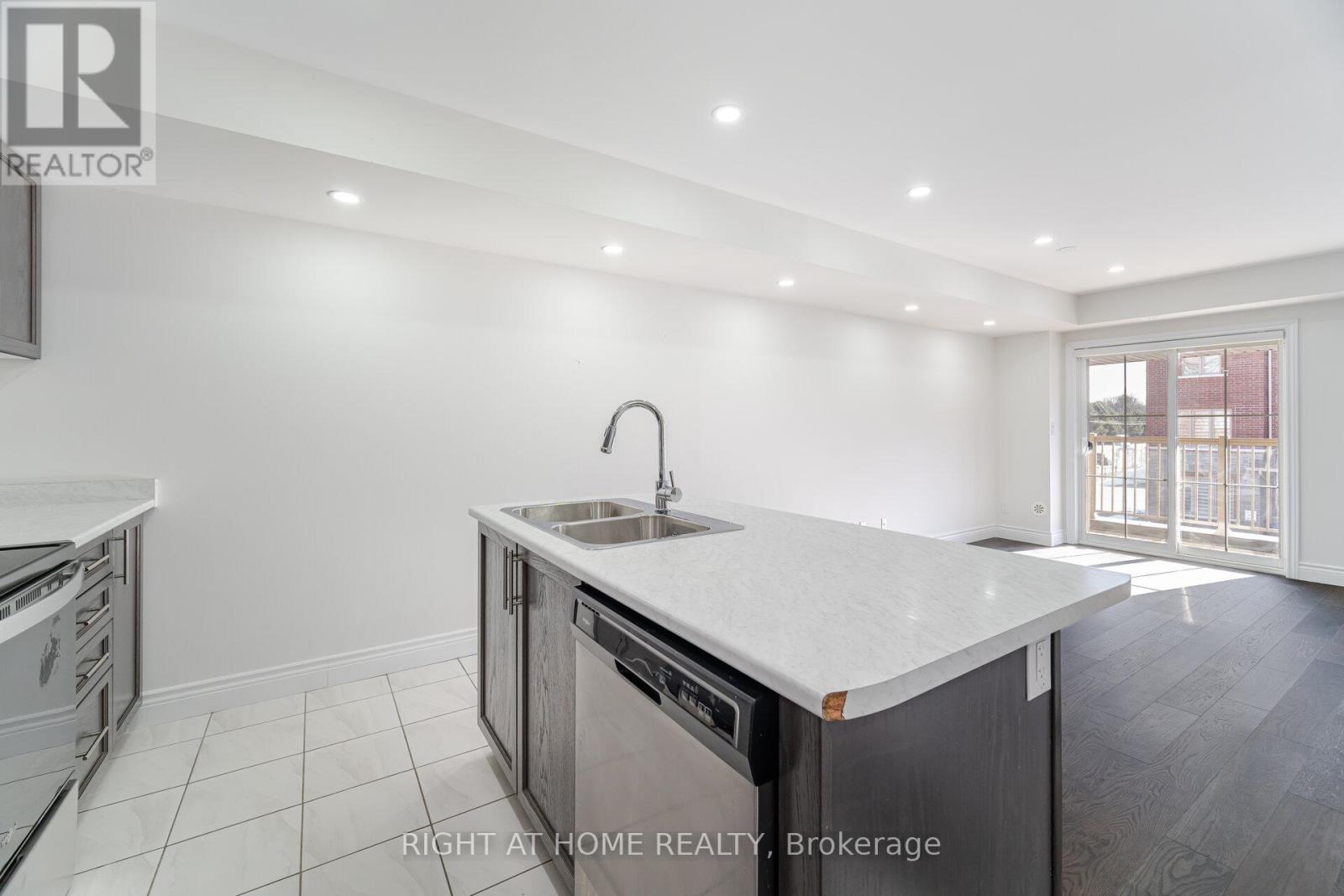 48 Porcelain Way, Whitby, Ontario  L1R 0R6 - Photo 11 - E13016306