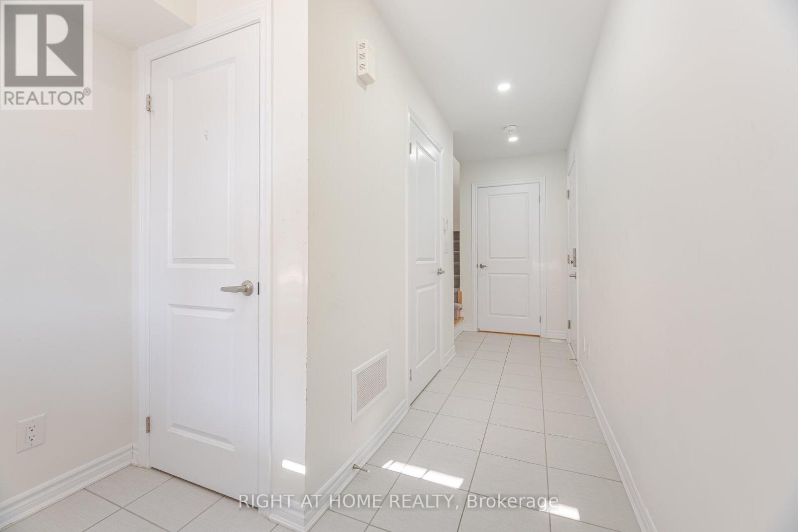 48 Porcelain Way, Whitby, Ontario  L1R 0R6 - Photo 5 - E13016306