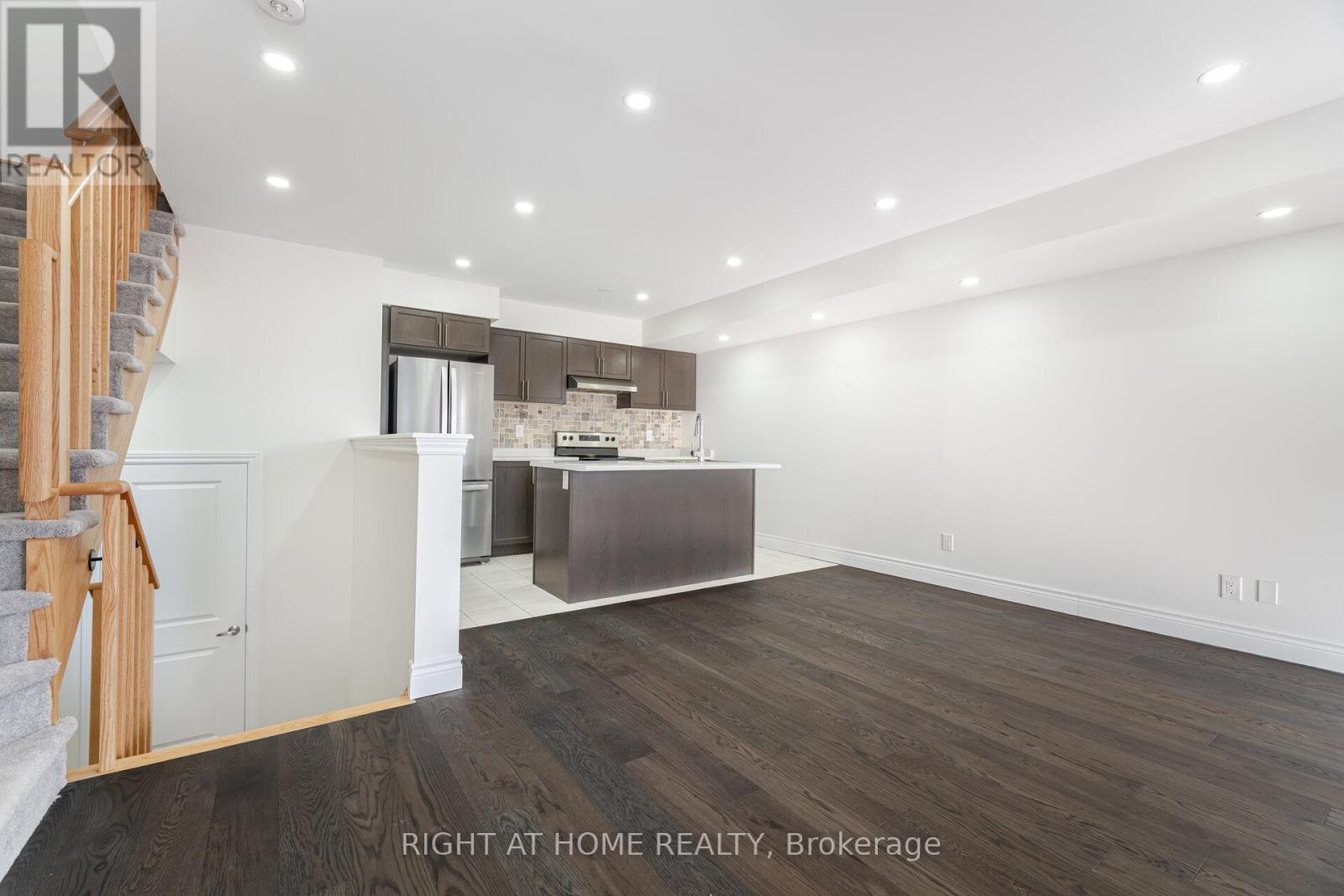 48 Porcelain Way, Whitby, Ontario  L1R 0R6 - Photo 7 - E13016306