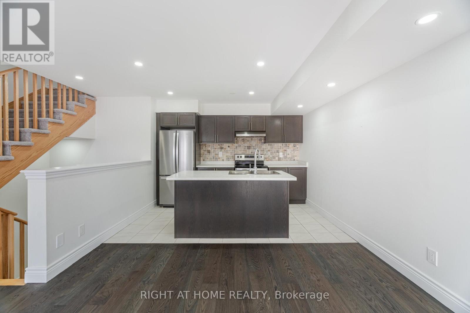 48 Porcelain Way, Whitby, Ontario  L1R 0R6 - Photo 8 - E13016306