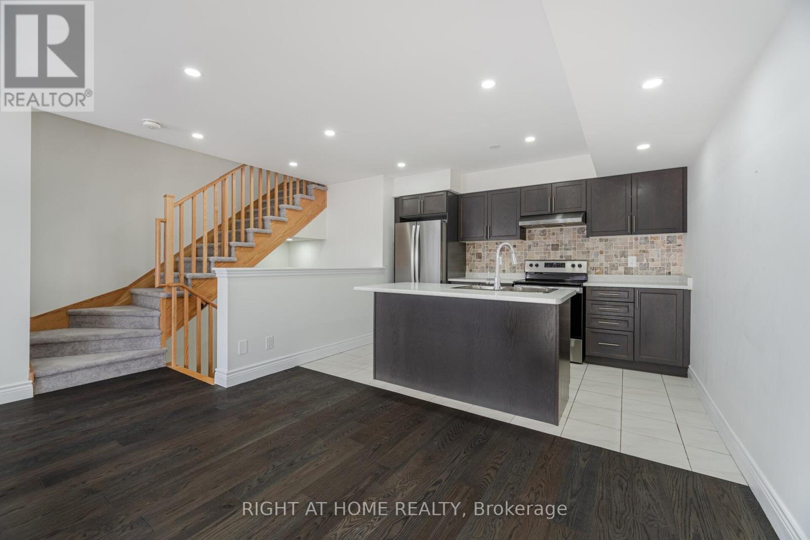 48 Porcelain Way, Whitby, Ontario  L1R 0R6 - Photo 9 - E13016306