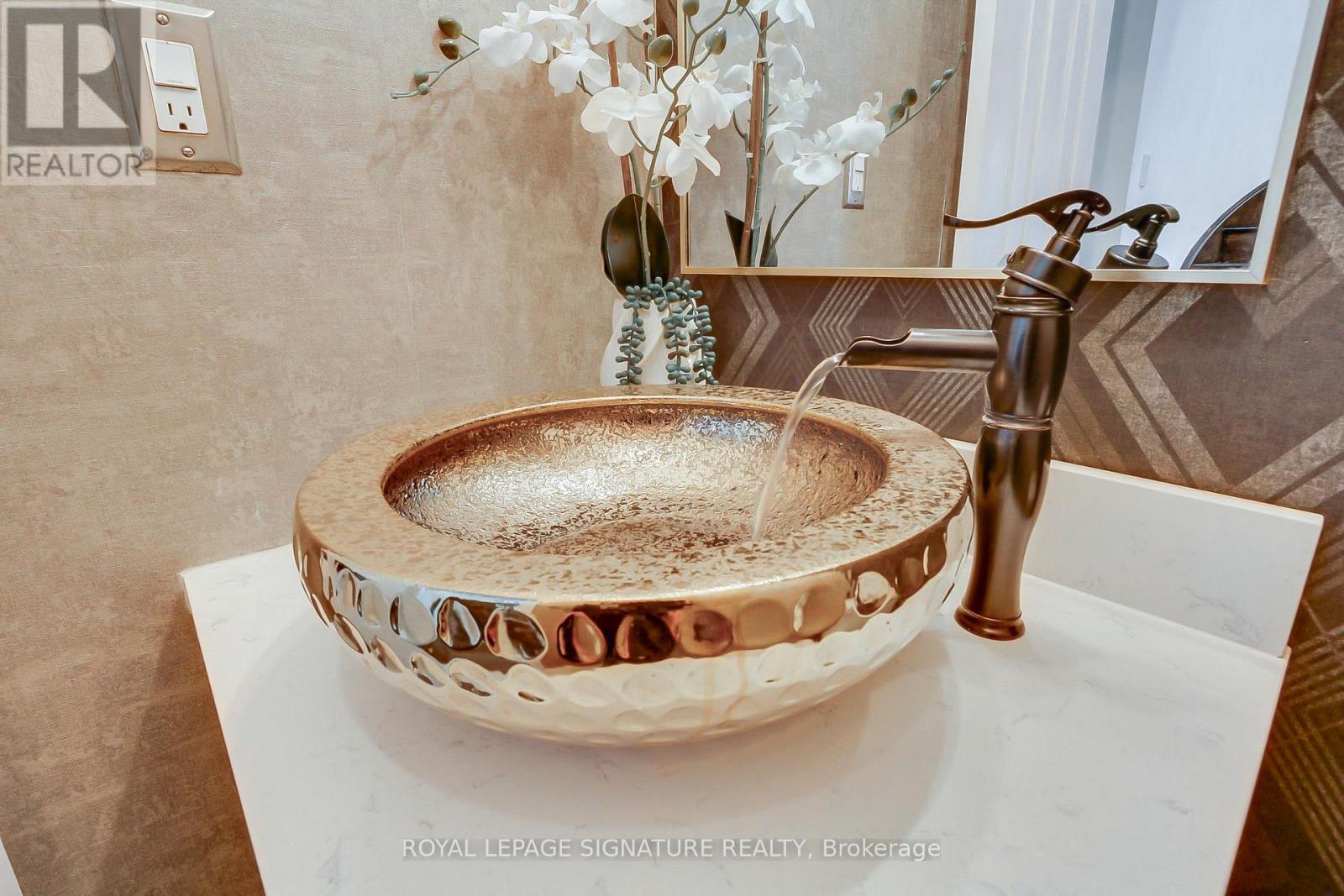 43 Falstaff Crescent, Whitby, Ontario  L1R 1W3 - Photo 26 - E13016324