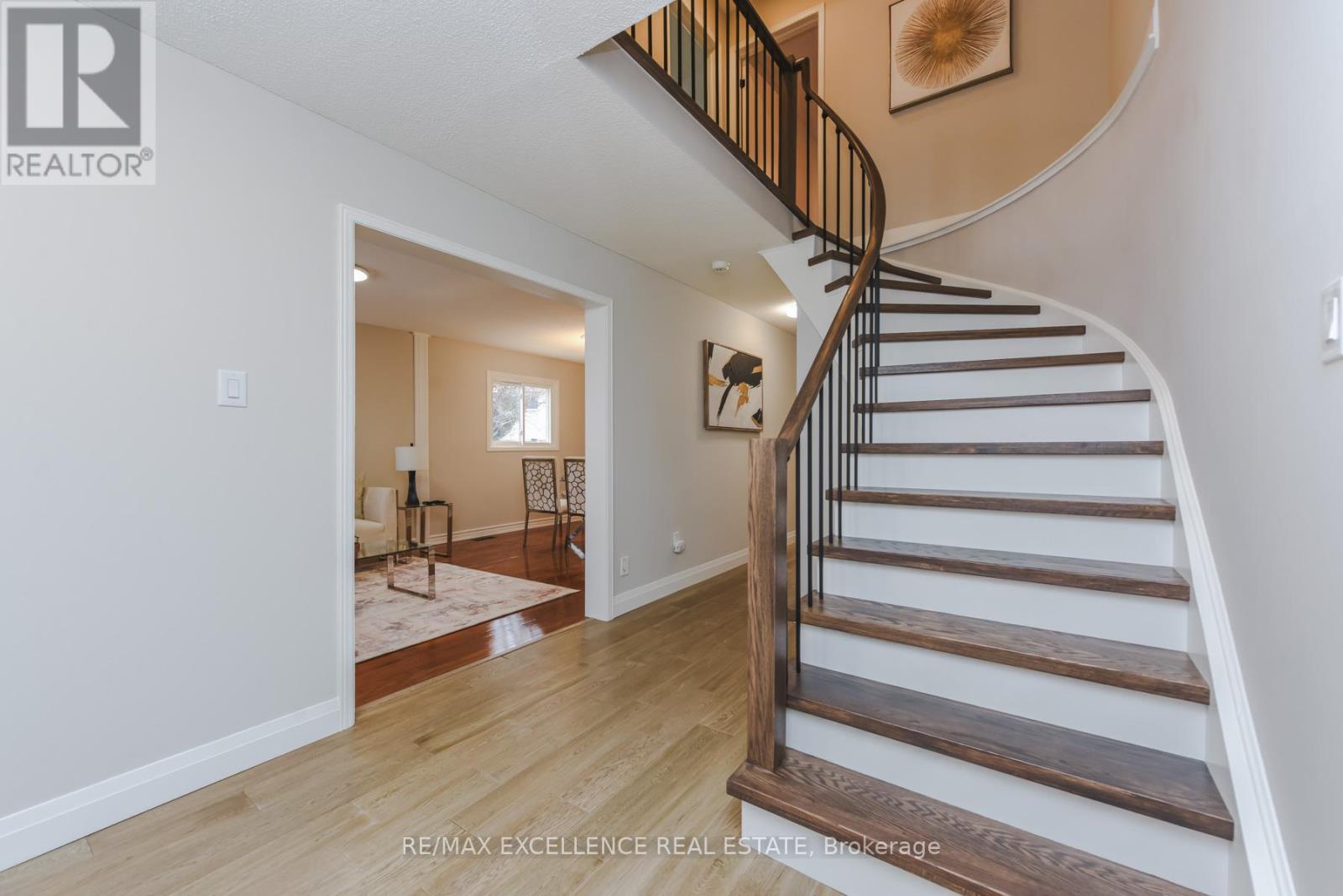 62 Atkins Circle, Brampton, Ontario  L6X 4B5 - Photo 4 - W12897822