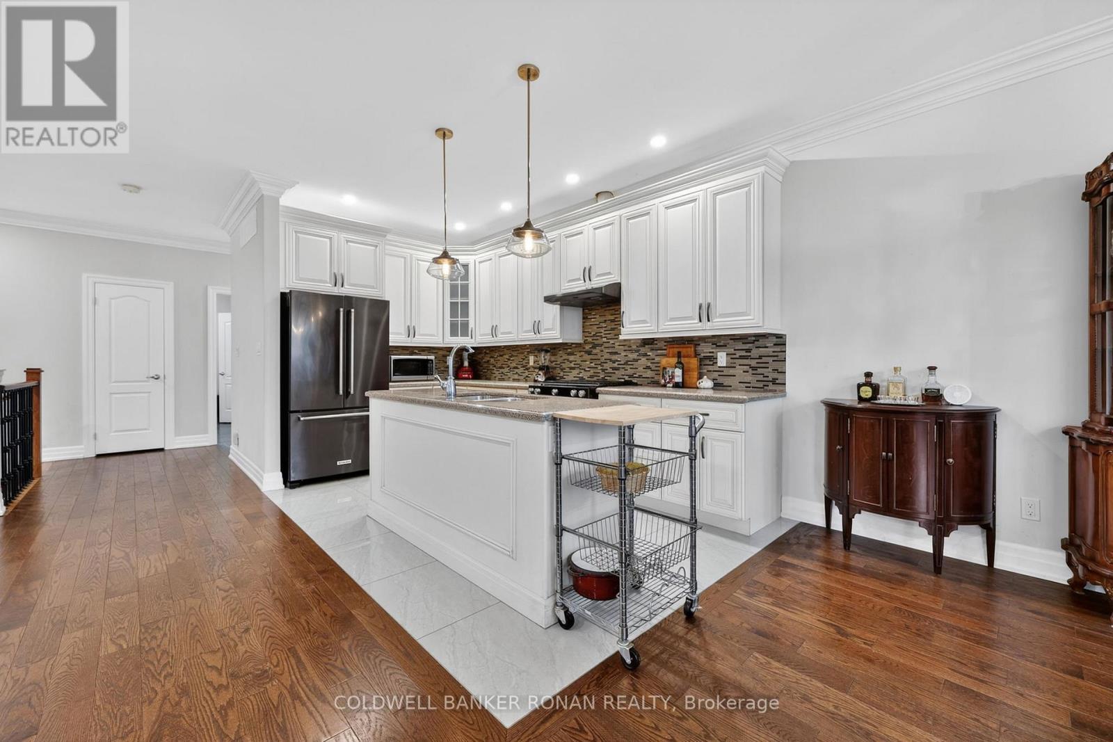 3019 Sandy Cove Drive, Innisfil, Ontario  L9S 2K1 - Photo 10 - N13016302