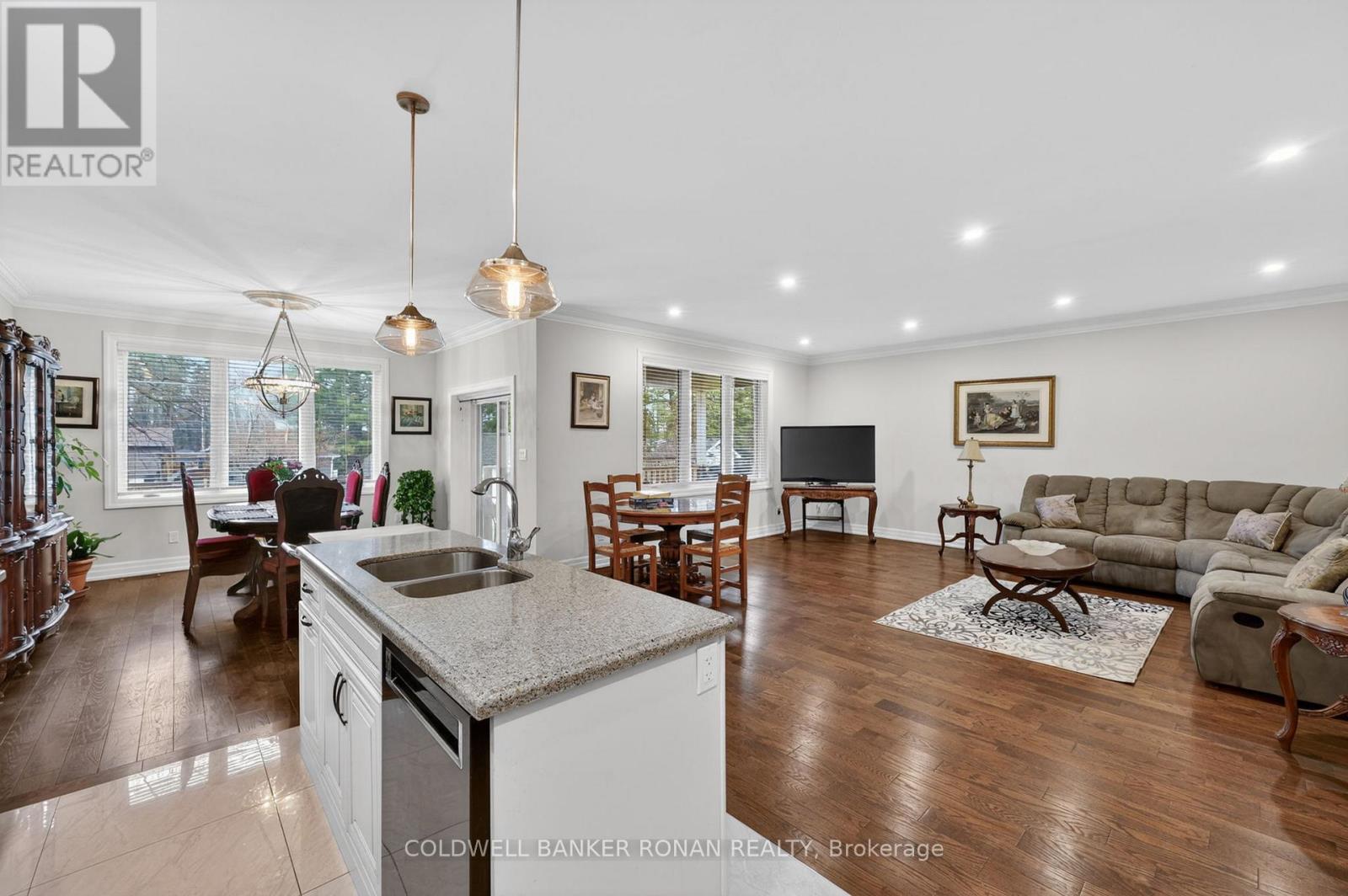 3019 Sandy Cove Drive, Innisfil, Ontario  L9S 2K1 - Photo 12 - N13016302