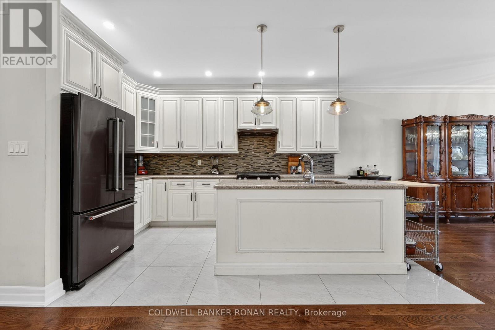 3019 Sandy Cove Drive, Innisfil, Ontario  L9S 2K1 - Photo 8 - N13016302