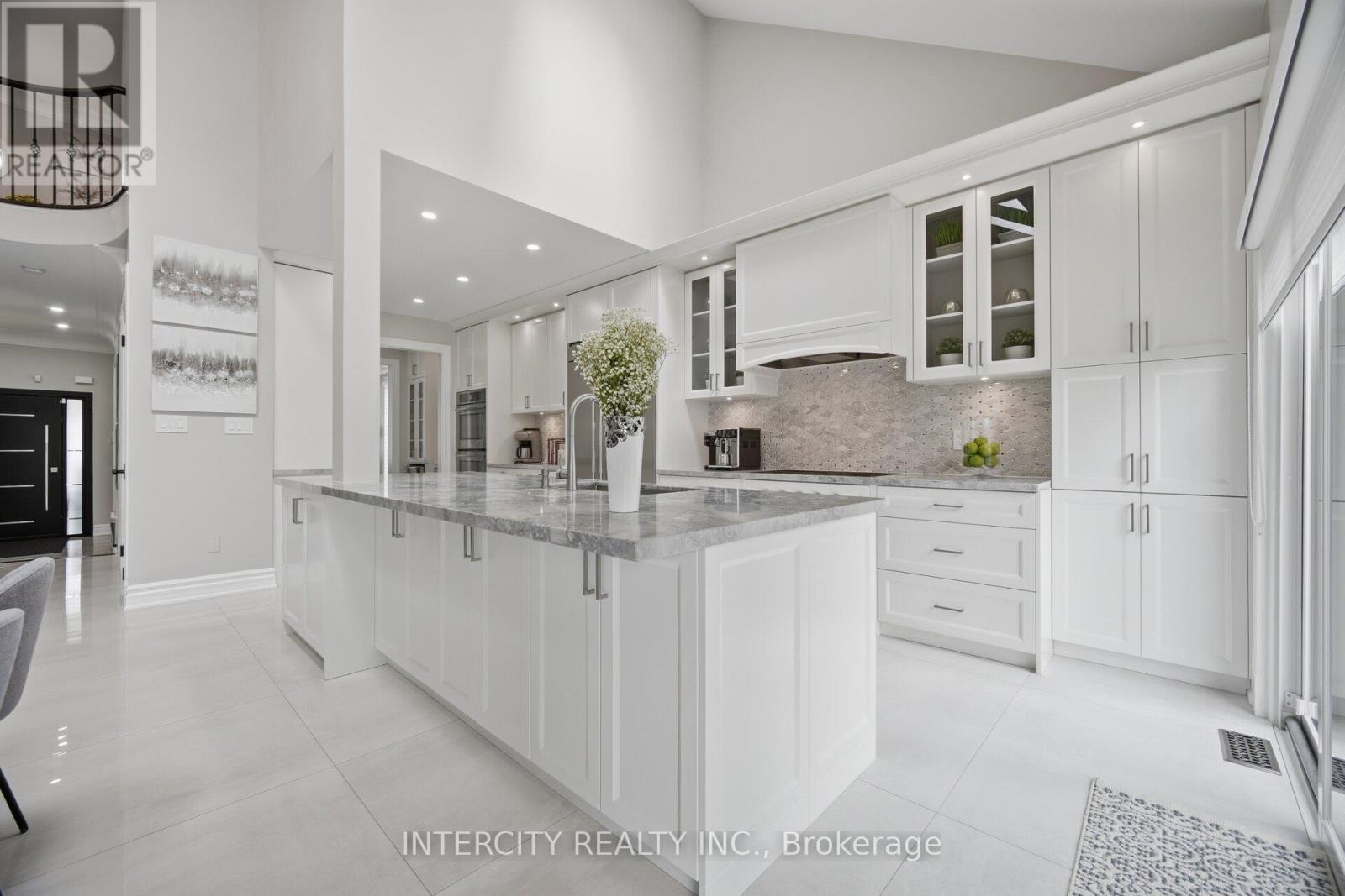 61 Woodland Trail Court, Vaughan, Ontario  L4L 9H9 - Photo 10 - N13016308