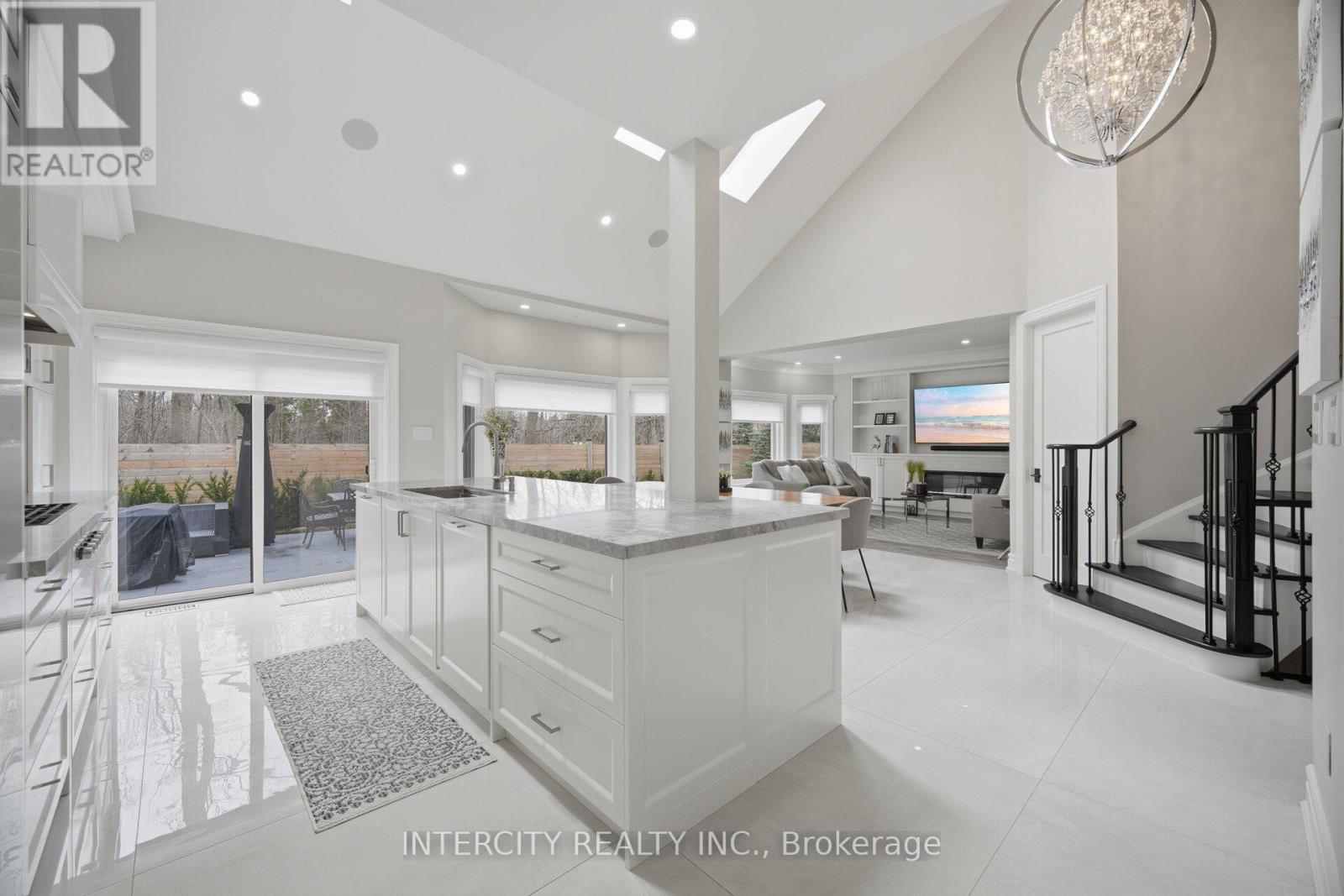 61 Woodland Trail Court, Vaughan, Ontario  L4L 9H9 - Photo 16 - N13016308