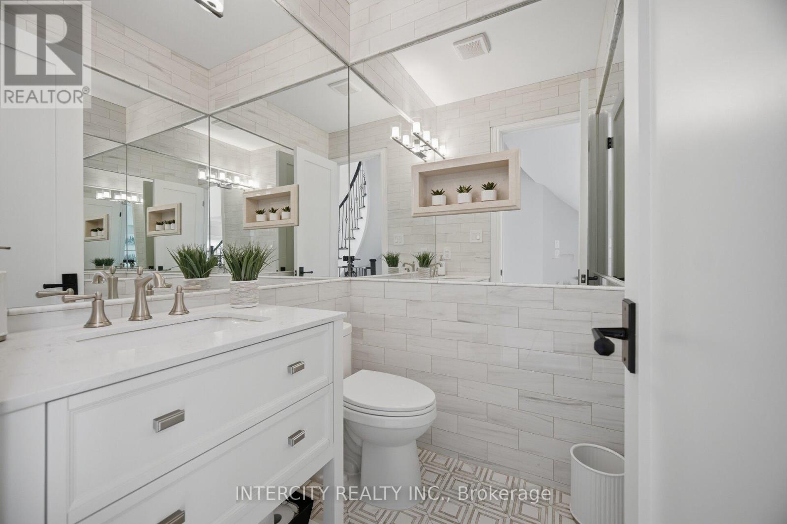 61 Woodland Trail Court, Vaughan, Ontario  L4L 9H9 - Photo 21 - N13016308